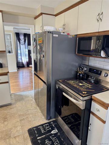 32974 Sheridan Street, Garden City, MI 48135