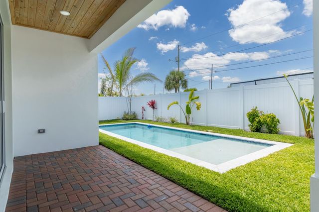 1022 Miami Boulevard, Delray Beach, FL 33483