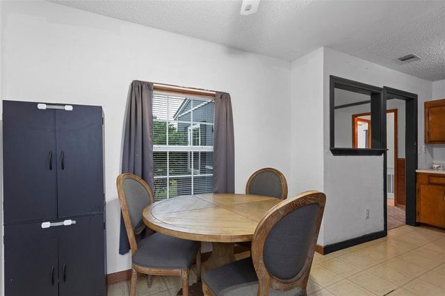 329 17th Avenue N, Texas City, TX 77590