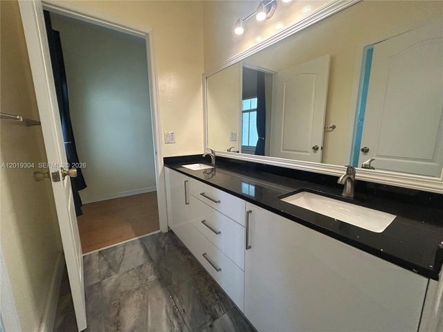 254 Riverwalk Cir, Sunrise, FL 33326