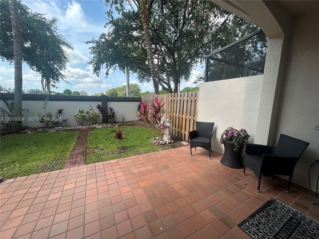254 Riverwalk Cir, Sunrise, FL 33326