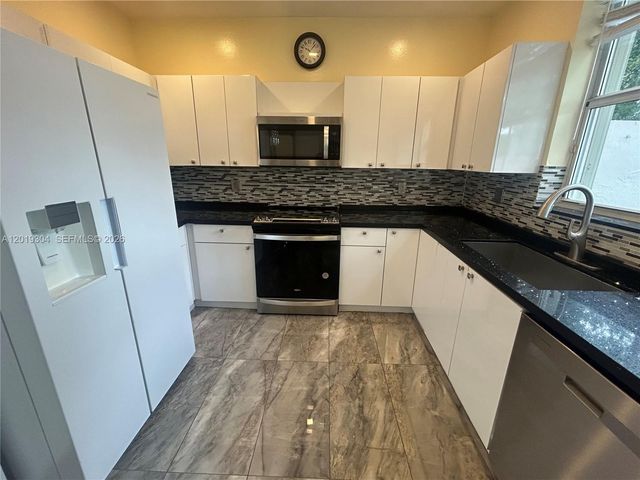 254 Riverwalk Cir, Sunrise, FL 33326