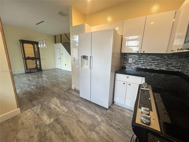 254 Riverwalk Cir, Sunrise, FL 33326