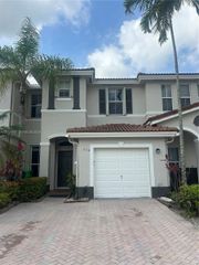 254 Riverwalk Cir, Sunrise, FL 33326