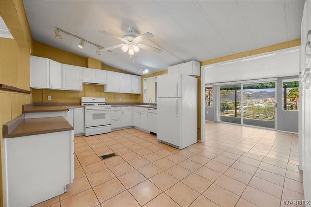 1125 Zircon Avenue, Bullhead City, AZ 86442