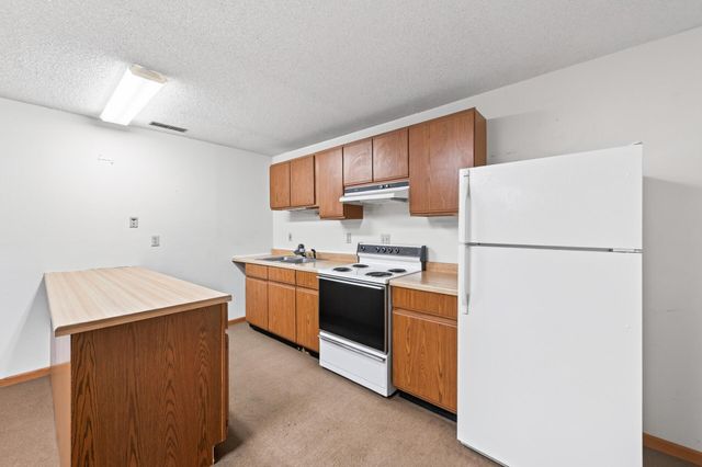 14310 14th Avenue N, Plymouth, MN 55447