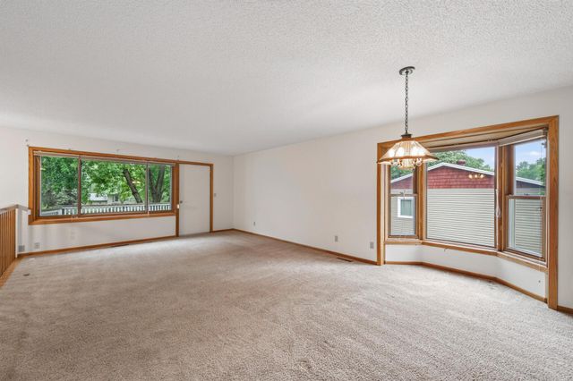 14310 14th Avenue N, Plymouth, MN 55447