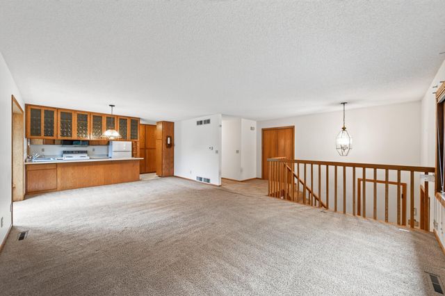 14310 14th Avenue N, Plymouth, MN 55447