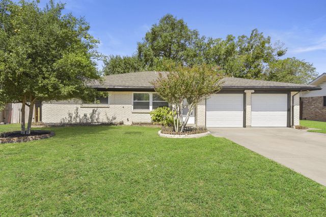 2231 Bayou Drive, League City, TX 77573