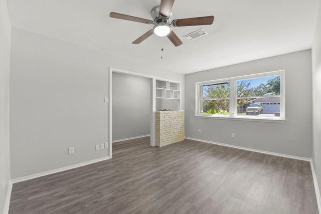 2231 Bayou Drive, League City, TX 77573
