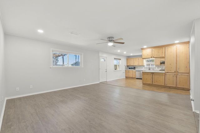 2231 Bayou Drive, League City, TX 77573