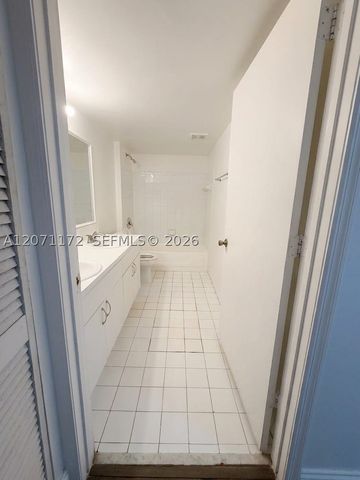 470 S Park Rd 7-207, Hollywood, FL 33021