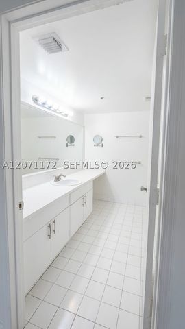 470 S Park Rd 7-207, Hollywood, FL 33021