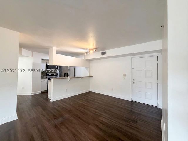 470 S Park Rd 7-207, Hollywood, FL 33021