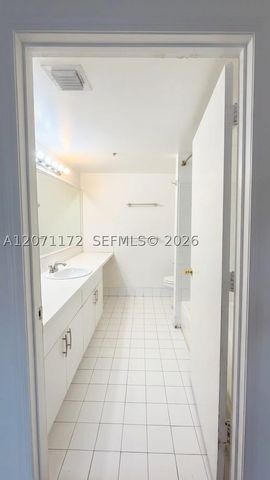 470 S Park Rd 7-207, Hollywood, FL 33021