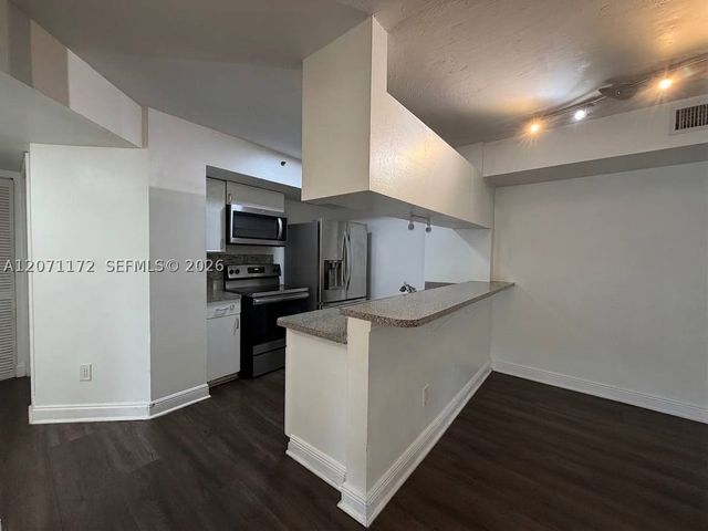 470 S Park Rd 7-207, Hollywood, FL 33021