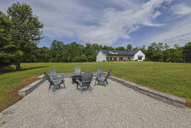 15607 Ireland Road, Moores Hill, IN 47032