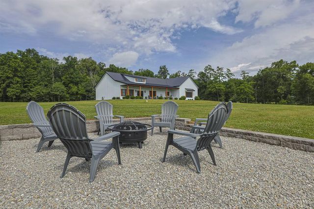 15607 Ireland Road, Moores Hill, IN 47032