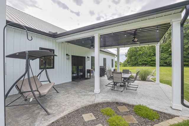 15607 Ireland Road, Moores Hill, IN 47032