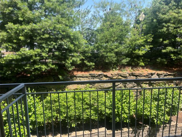 40 Jackson Avenue 2H, Eastchester, NY 10709
