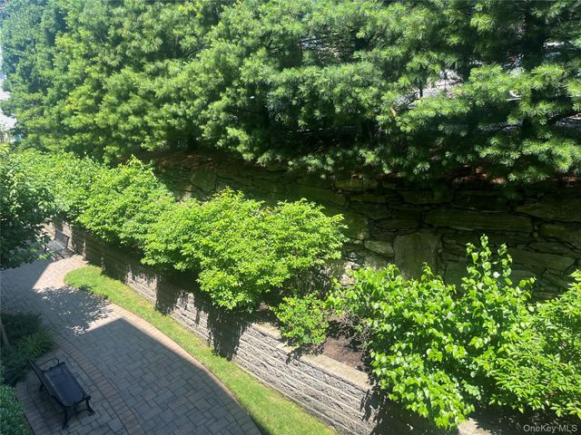 40 Jackson Avenue 2H, Eastchester, NY 10709