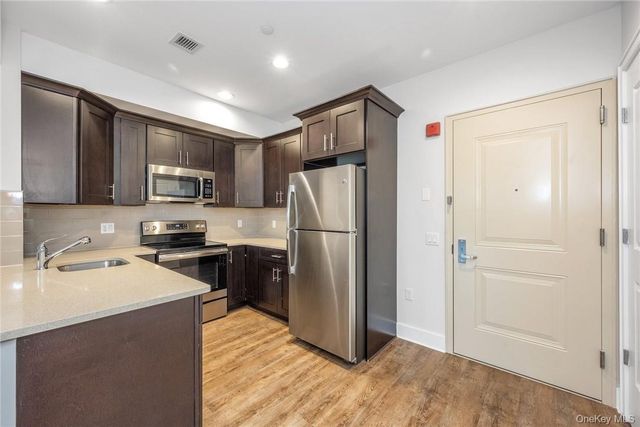 40 Jackson Avenue 2H, Eastchester, NY 10709