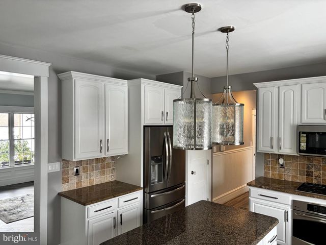 283 CEDAR RD, Mullica Hill, NJ 08062