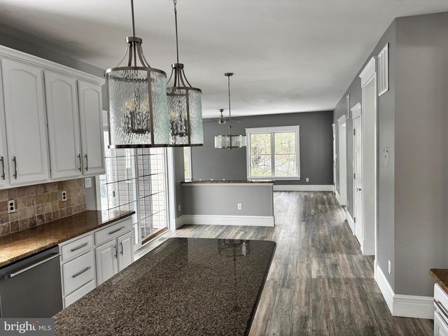 283 CEDAR RD, Mullica Hill, NJ 08062