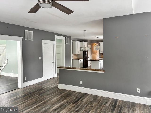 283 CEDAR RD, Mullica Hill, NJ 08062