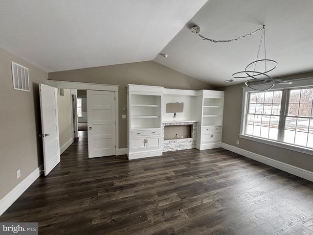 283 CEDAR RD, Mullica Hill, NJ 08062