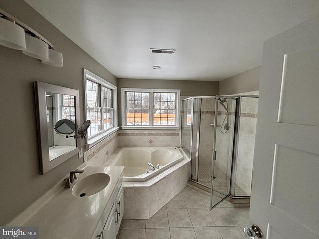 283 CEDAR RD, Mullica Hill, NJ 08062