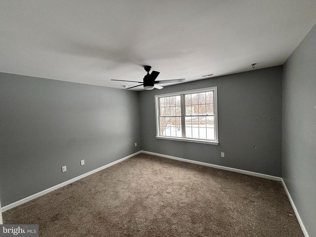 283 CEDAR RD, Mullica Hill, NJ 08062