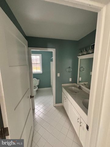 283 CEDAR RD, Mullica Hill, NJ 08062