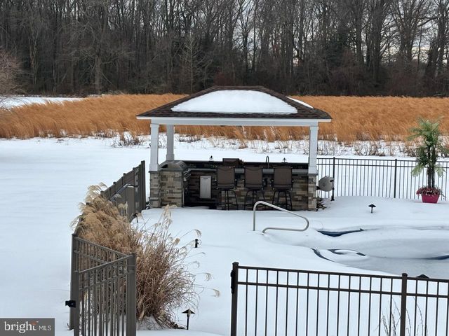 283 CEDAR RD, Mullica Hill, NJ 08062