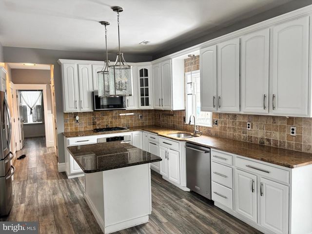 283 CEDAR RD, Mullica Hill, NJ 08062