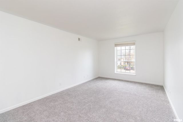 4900 N Knoxville Ave Apt 111A, Peoria, IL 61614