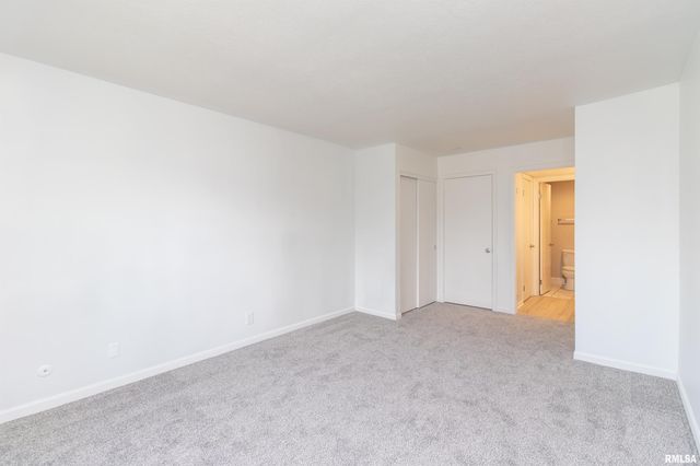 4900 N Knoxville Ave Apt 111A, Peoria, IL 61614