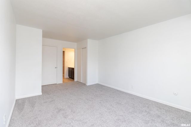 4900 N Knoxville Ave Apt 111A, Peoria, IL 61614