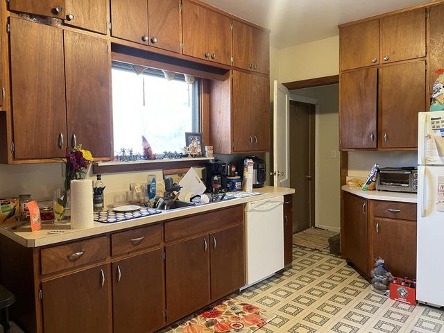 825 S 17th STREET, Sheboygan, WI 53081