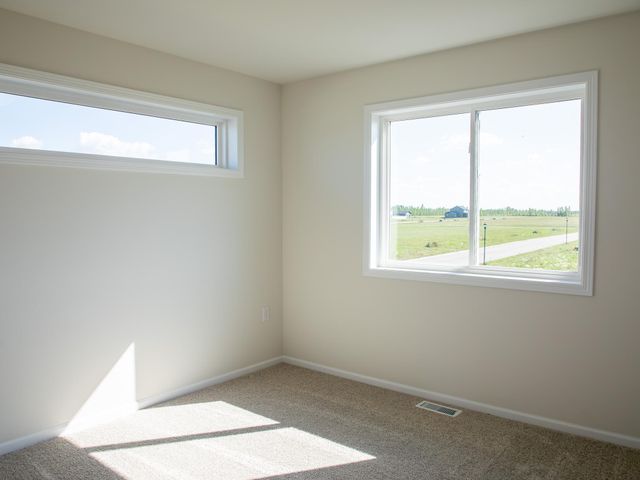 311 Lionheart Drive, Horace, ND 58047