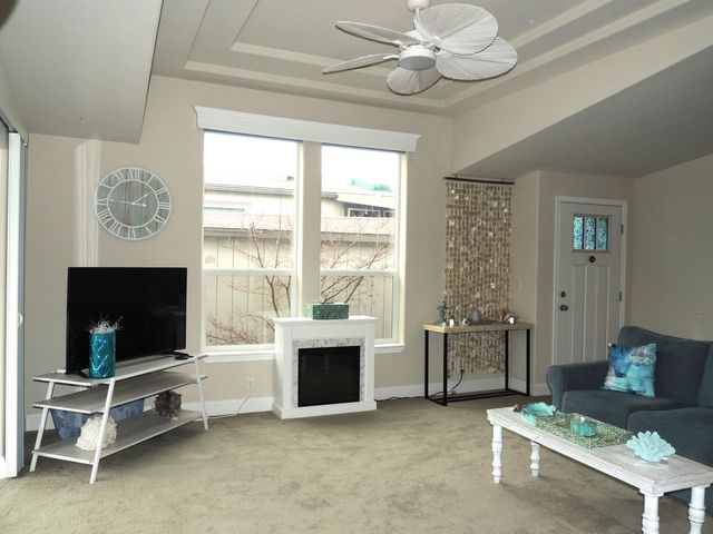 303 Kingsley Drive, Grants Pass, OR 97526