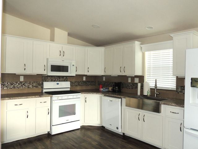 303 Kingsley Drive, Grants Pass, OR 97526