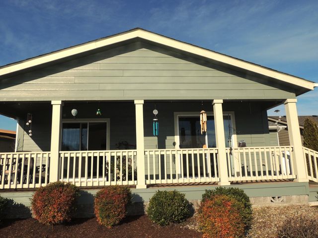 303 Kingsley Drive, Grants Pass, OR 97526