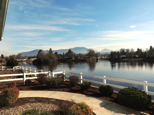 303 Kingsley Drive, Grants Pass, OR 97526