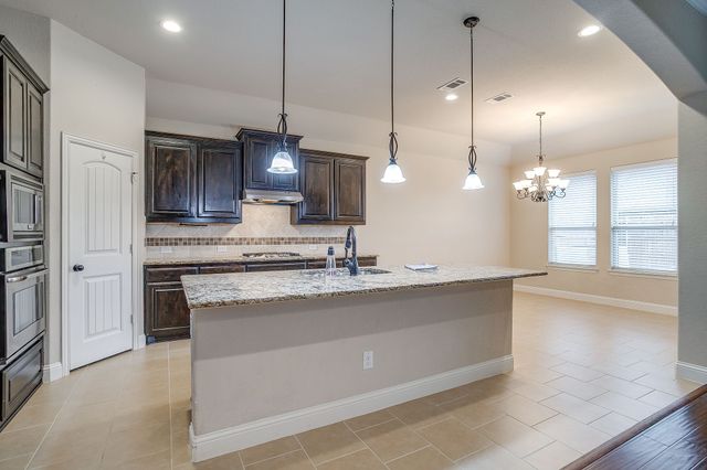 200 Hawks Ridge Trail, Burleson, TX 76028