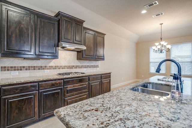 200 Hawks Ridge Trail, Burleson, TX 76028