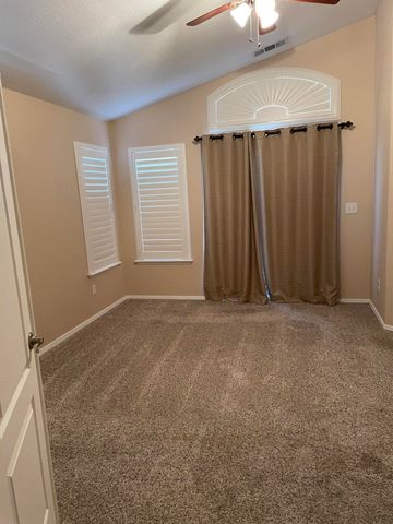 989 Laguna Drive, Lemoore, CA 93245