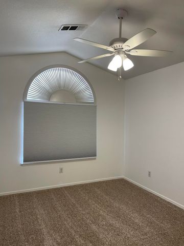 989 Laguna Drive, Lemoore, CA 93245