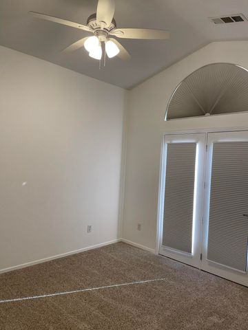 989 Laguna Drive, Lemoore, CA 93245