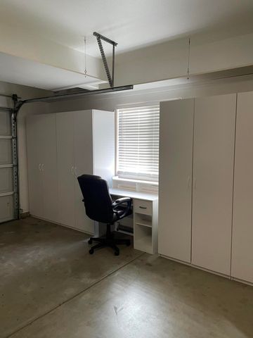 989 Laguna Drive, Lemoore, CA 93245